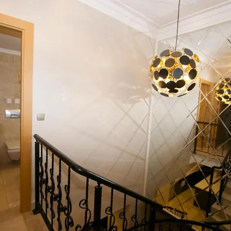 Luxury Penthouse In Goldcity