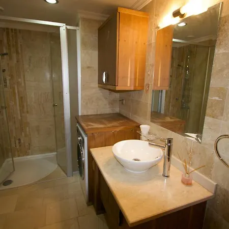Luxury Penthouse In Goldcity Apartment *