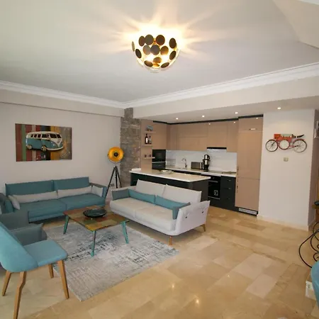 Luxury Penthouse In Goldcity Apartment