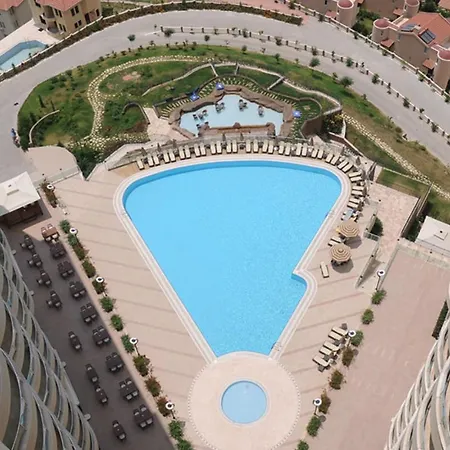Luxury Penthouse In Goldcity Apartment *