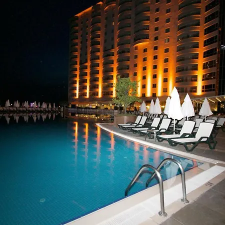 Luxury Penthouse In Goldcity Apartment *